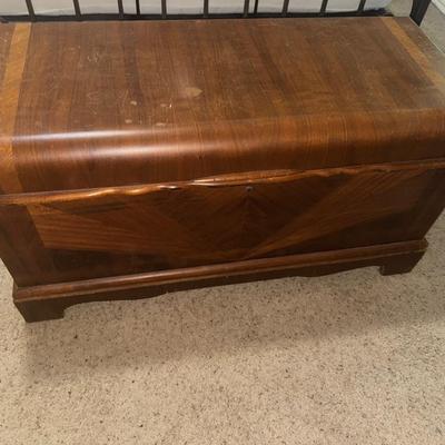 Roos Sweetheart Cedar Chest