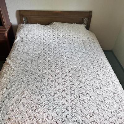Crochet Bedspread Windmill Popcorn Design 1940s 83” X 77” 