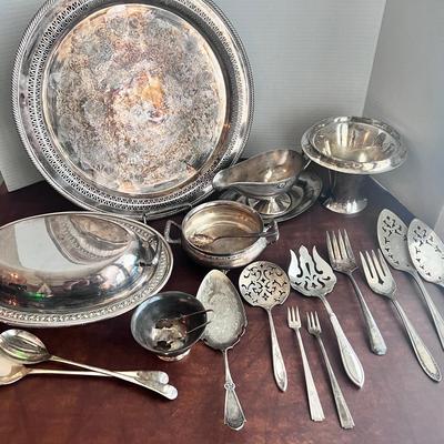 Silver Plate Lot Gravy Boat Serving Tray Vase Serving Dish Spoons Utensils 