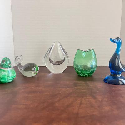 Paperweights (4) Glass Whale Swaziland, Duck, Joe Rice Bird, Crackle Glass Vase