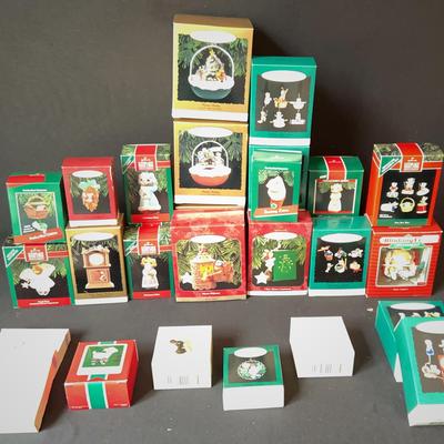 Hallmark - Cats, Mice, Bunnies, Lambs
