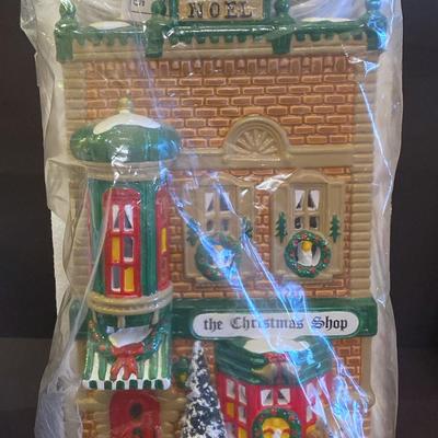 Dept SNOW VILLAGE - The Christmas Shop, Navigational Charts & Maps + 2 sets Hand Painted figurines  