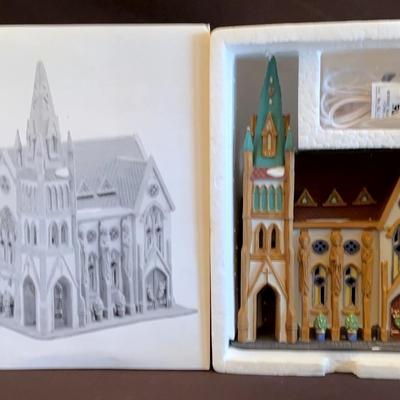 Dept.56-Heritage Village-Christmas In The City “All Saints Corner Church, City People, News Stand”