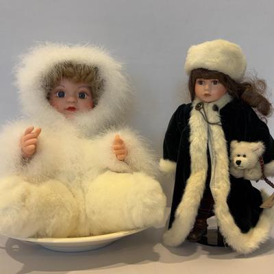 Animated  christmas doll rotating base & BOYDS Yesterdays Child Porcelain Doll Sonya w/ Stand