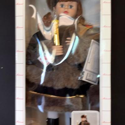 Telco Christmas Animated Display Figure Girl 