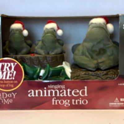 Holiday Time – Singing Animated Cardinals Set Of Two And Singing, Animated Frog Trio