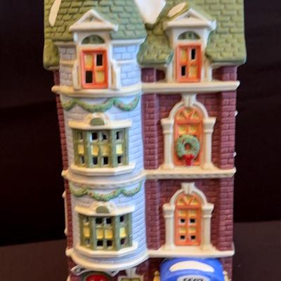 Dept. 56-Heritage Village-Christmas In The City “Arts Academy, Park Avenue Townhouse”
