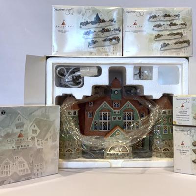 Dept.56-Seasons Bay-Grandview Shores Hotel(Tightly Secure In Box,  & Variety Of Accessories (5)