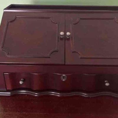 Jewelry box