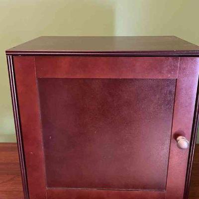 Desktop storage cabinet