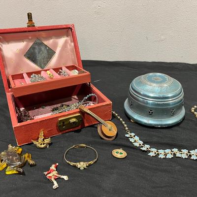 Vintage Jewlery & Jewlery Boxes Mystery Lot 
