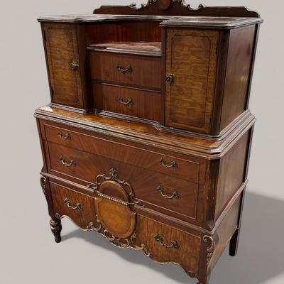 Antique Mohogany & Walnut 5 Drawer & 2 Cubby Dresser 