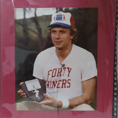 Photo Memorabilia - 2 photos
Joe Montana, Bill Walsh, Paul Hofer
