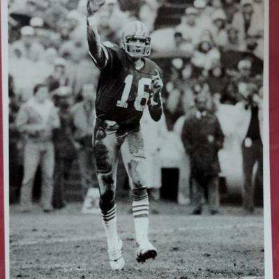 Black And White Photo Joe Montana #16 San Francisco 49er's 
