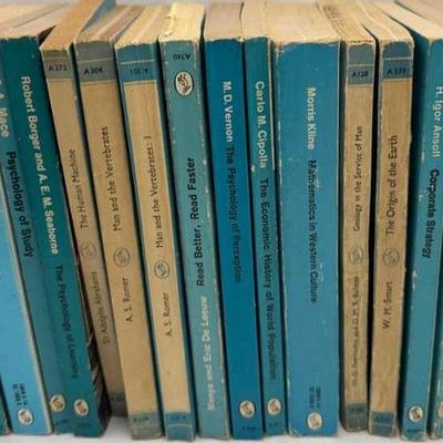 Pelican Books 