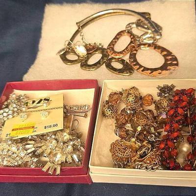 Flashy Jewlery Lot 