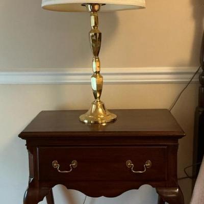 Mahogany Finish Nightstand & Brass Lamp