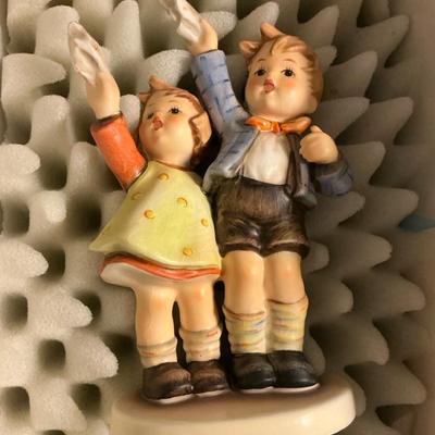 Goebel Hummel 153/0 “Goodbye” Signed 6.6” 