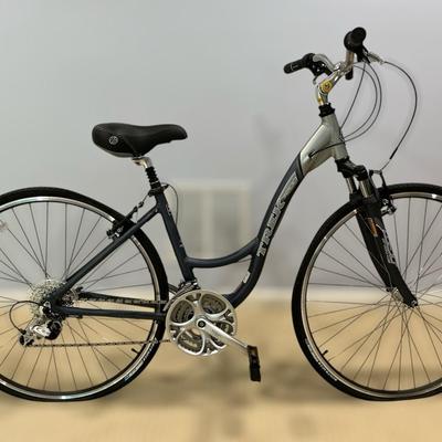 Trek Multitrack 7200 Bicycle (Like New)