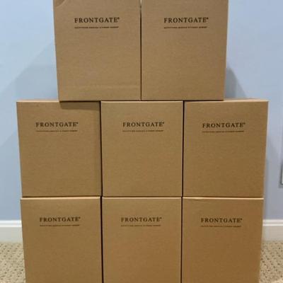 Eight New In Box Frontgate Solar Lights 