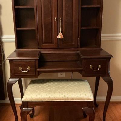 Mahogany Finish Vanity w/ Bench