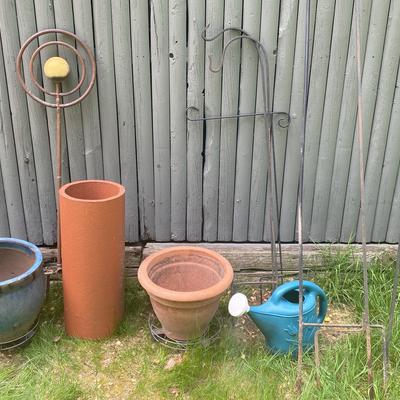 Planters & Hanging Plant Stands