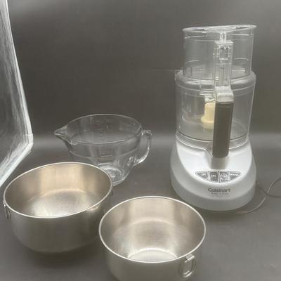 Cuisinart 11-Cup Food Processor & Mixing bowls Etc.