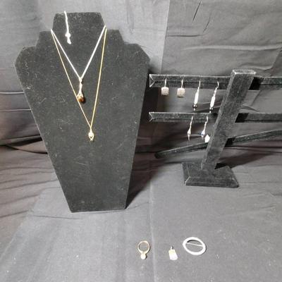 (8) Fine Jewelry Pieces - Sterling Silver & Gold