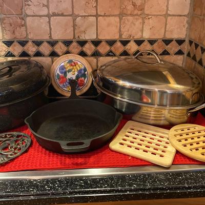 Cast Iron Pan, Roasters & Trivets