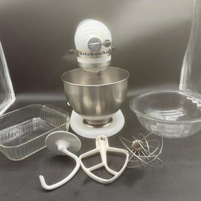 Kitchenaid Electric Mixer & Glass Baking Dishes