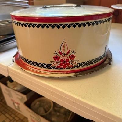 Vintage Cake Carrier