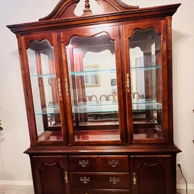 Thomasville china cabinet