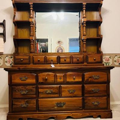 Dresser with Hutch
