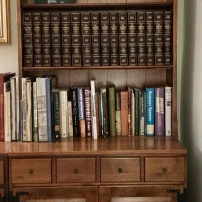 Ethan Allen Early American Solid Maple & Birch Sideboard w/ Hutch (BR7)