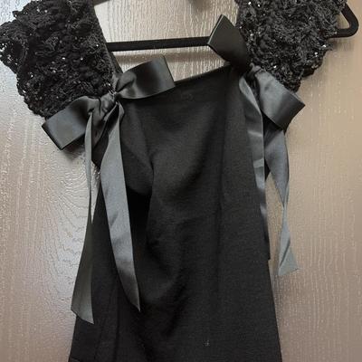 Valentino Top/Black, Size Small