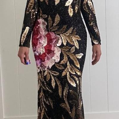 Elegant Mac Duggal Sequin Gown - Size 4 – Black with Gold, Red & Pink Floral Pattern