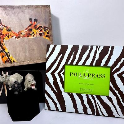 “Ganz” Giraffe and Animal Decor Assortment 