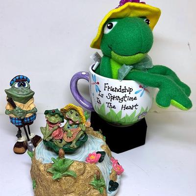 “Russ” Frog Decor Assortment 
