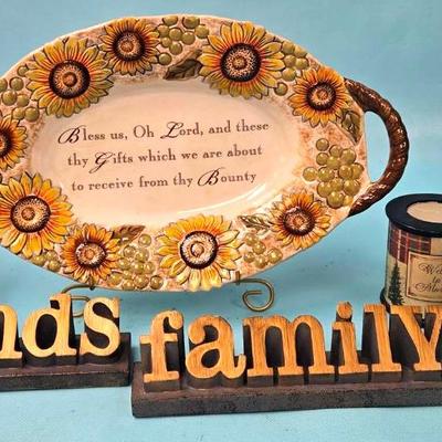Assortment of Decorative Pieces 