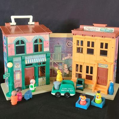 Fisher-Price 1975 Sesame Street Playset – Big Bird, Bert & Ernie, Oscar & More!