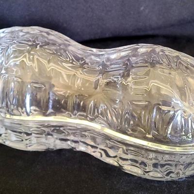 Shannon Crystal Peanut Shape Coainer 