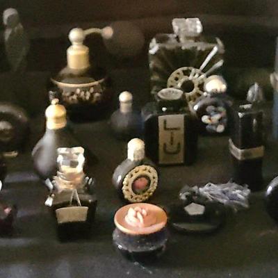  Perfume And Lipstick Assortment 