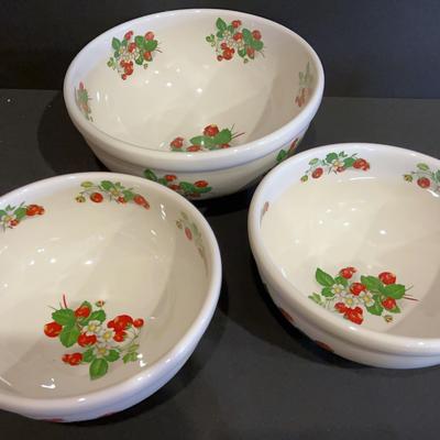 Portmeirion Pottery Strawberries Bowls