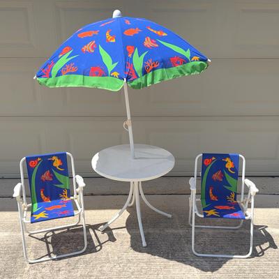 Adorable (brand new) Children’s table & chair set