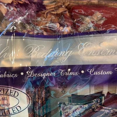 King Size Velvet Bedding, Ensemble, Including Comforter, Shams, Bed, Skirt, And Sheet Set