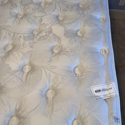 Simmons Beautyrest Pillow Top Queen Mattress With Box Spring - Bed Frame Not Included