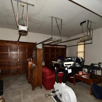 836 garage