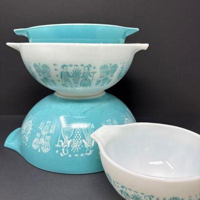 Vintage Pyrex Nesting Bowls