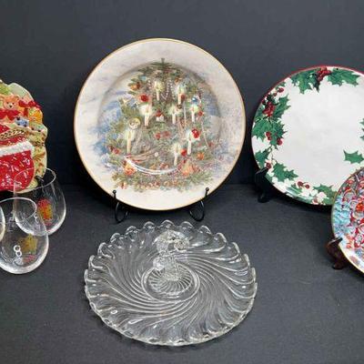 Christmas serving ware