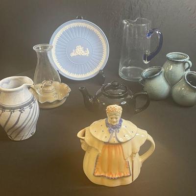 Wedgewood plate granny ann pitcher